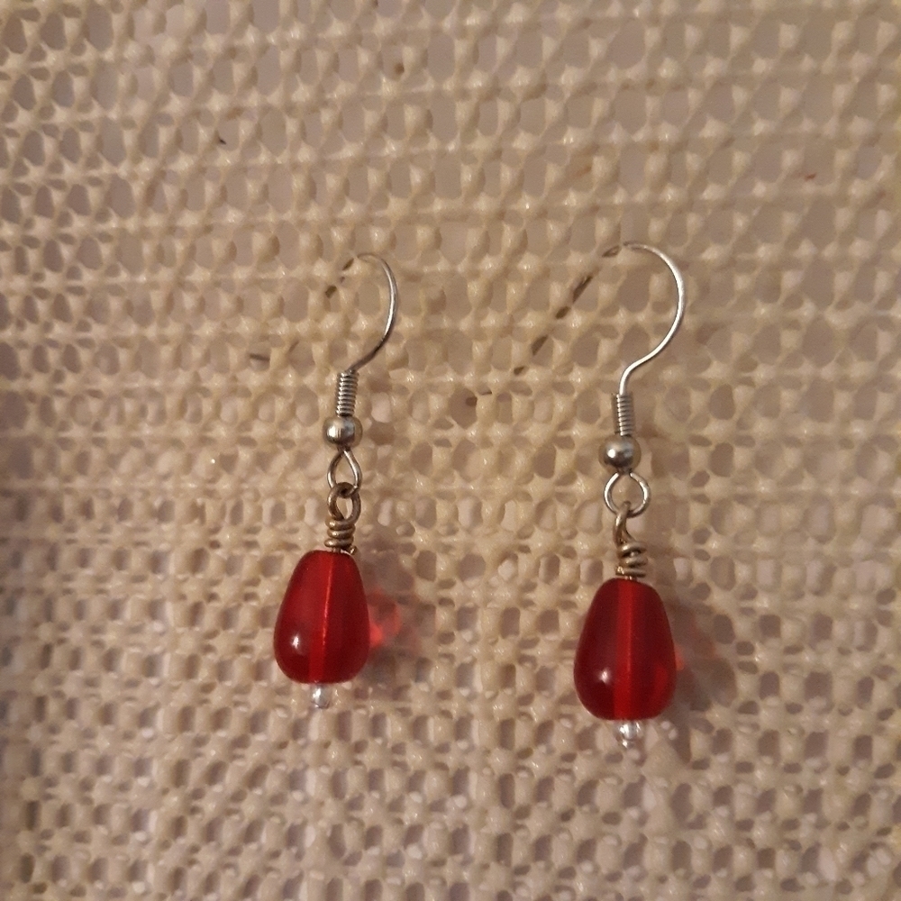 Simple Red Teardrop Earrings Jw10